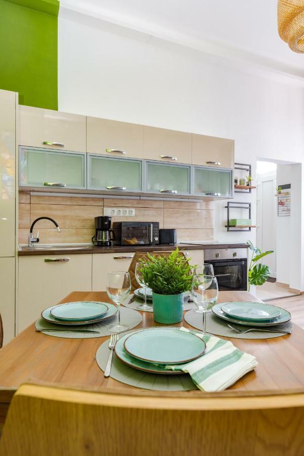 Central Kira Apartment Budapest Kültér fotó